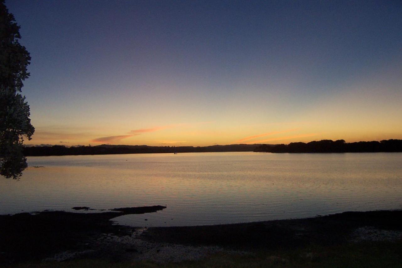 Absolute Waterfront Serenity Near Auckland Clarks Beach Bagian luar foto